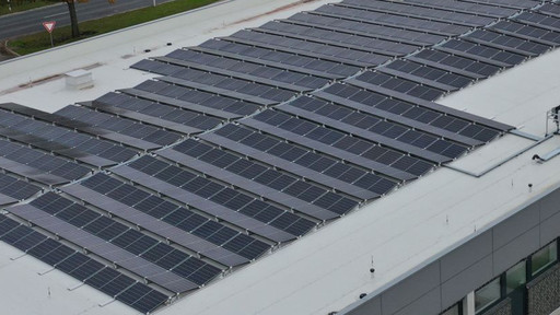 Dachabdichtung plus Photovoltaik auf dem Flachdach