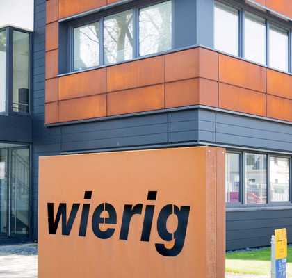 Frontalansicht des Wierig-Firmengebäudes in Siegburg