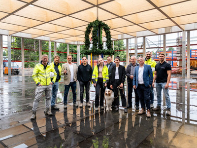 Richtfest im Schulzentrum Nord in Niederkassel - Wierig ist Partner für den Dachbau