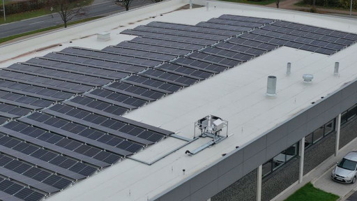 Dachabdichtung plus Photovoltaik auf dem Flachdach