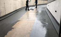 Foto einer Wierig-Flüssigkunststoffabdichtung einer Tiefgaragenauffahrt