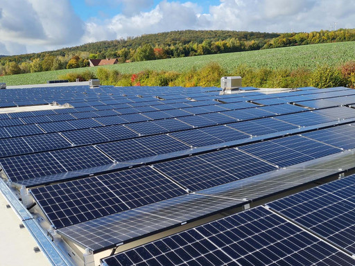 PV-Anlage auf Dache eines Discounters