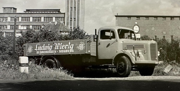 Historisches Lastwagen-Foto von Wierig