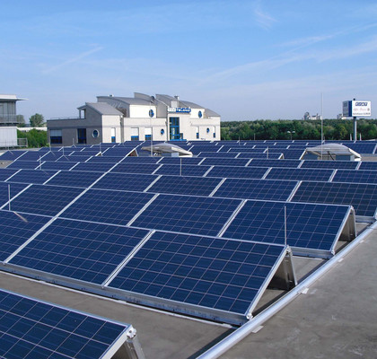 Photovoltaik Anlage auf Fitnesscenter