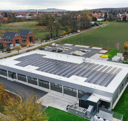 PV-Anlage auf Supermarkt in Gehrden von oben