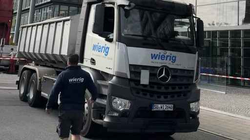 Wierig Transporter bei Flachdachsanierung bei der Apobank in Düsseldorf