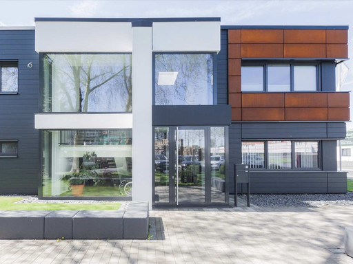 Frontalansicht des Wierig-Firmengebäudes in Siegburg